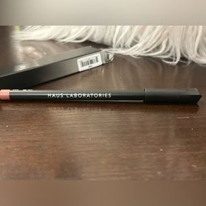 HAUS Labs lipliner “myth”